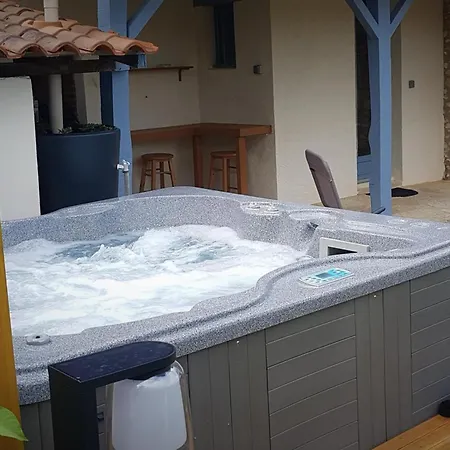 Maison Perigourdine Avec Jacuzzi, Jardin Prive Et Velos - Ideal 2 Personnes, Pres De Sarlat - Fr-1-616-209 * Le Bugue
